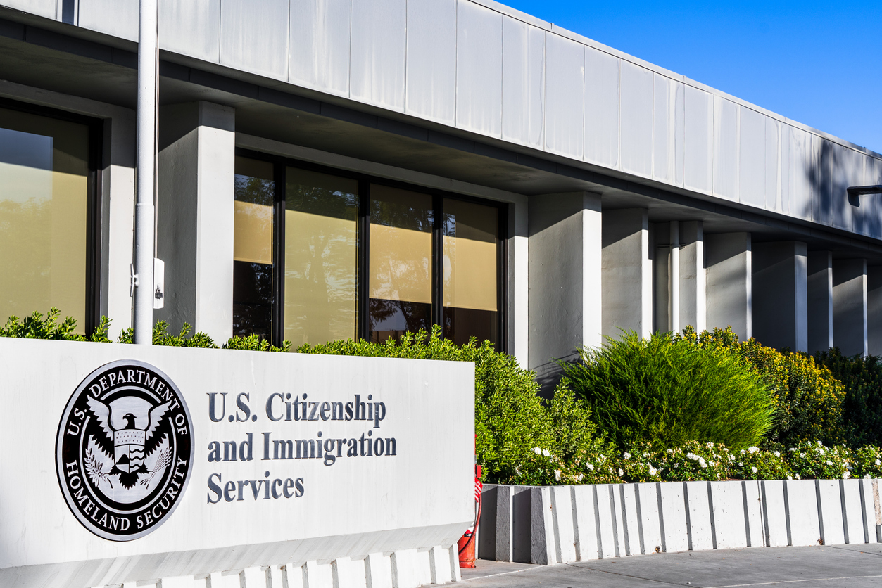USCIS公布EB-5新申請費｜2026年11月30日起I-526E調漲至7,850美元、I-829調整為5,000美元